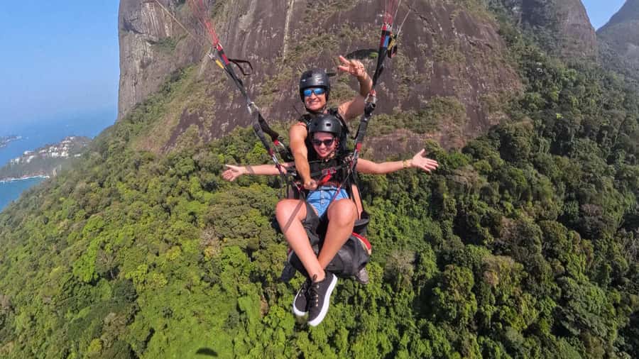 Rio de Janeiro : Paragliding Tandem Flights over Rio - Who should book this Rio flight?