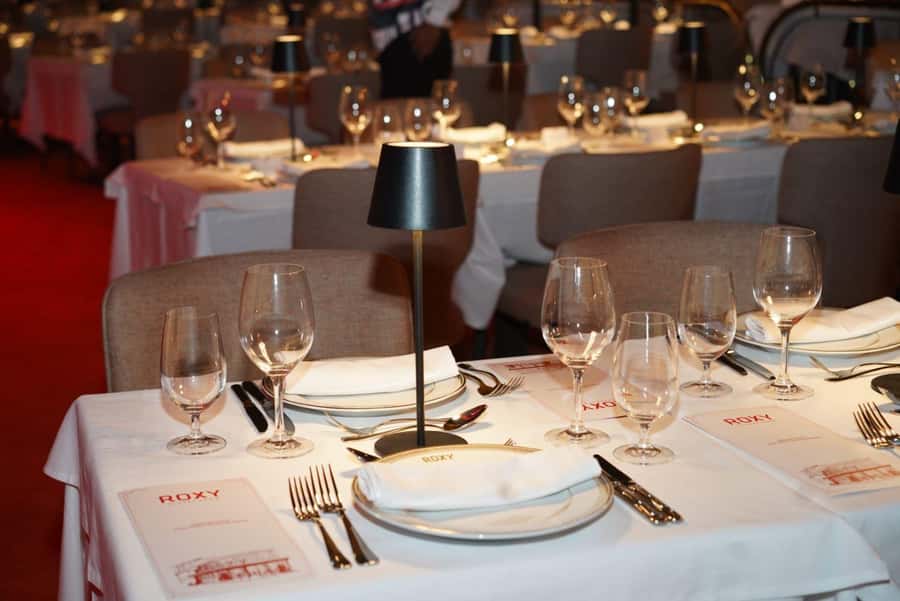 Rio de Janeiro: Roxy Dinner Show with Hotel Pickup - Practical details worth knowing