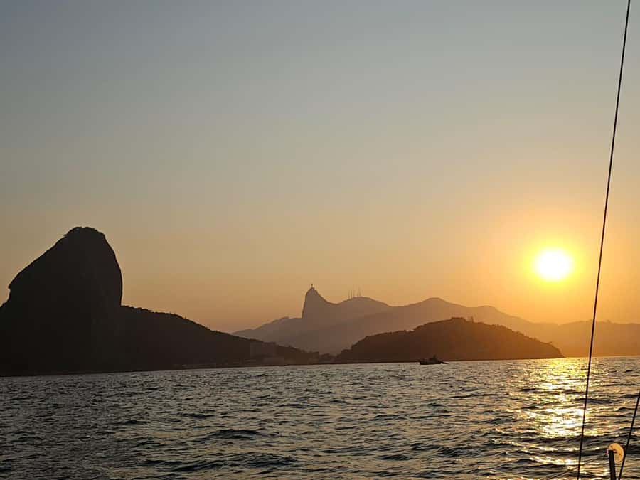 Rio de Janeiro: Sailing Sunset Tour with Snacks and Drinks - Why Guanabara Bay is the right setting