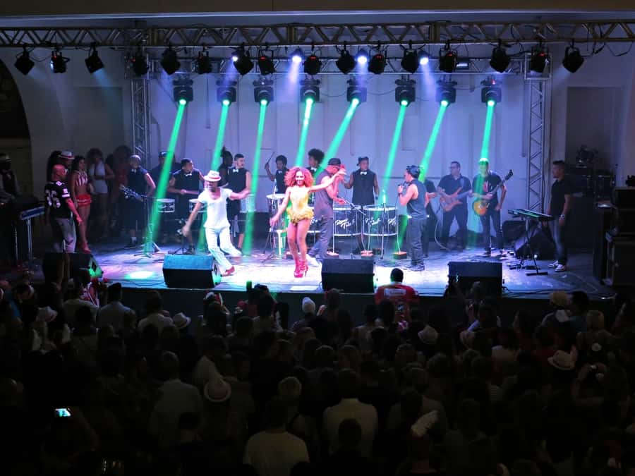 Rio de Janeiro: Salgueiro Samba School Rehearsal Tour - Key points at a glance