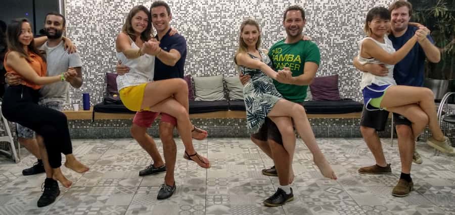 Rio de Janeiro: Samba Class in Copacabana - Meeting people without planning a night out