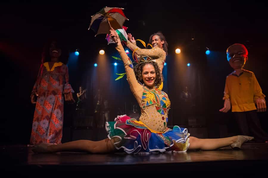 Rio de Janeiro: Samba Show Admission & Transfer - A two-hour trip through Brazilian dance