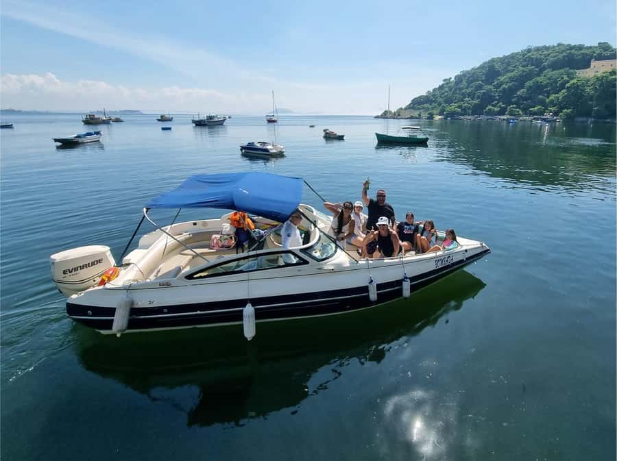 Rio de Janeiro: SpeedBoat Tour - Beach Tour with Beer - Starting at Urca Pier