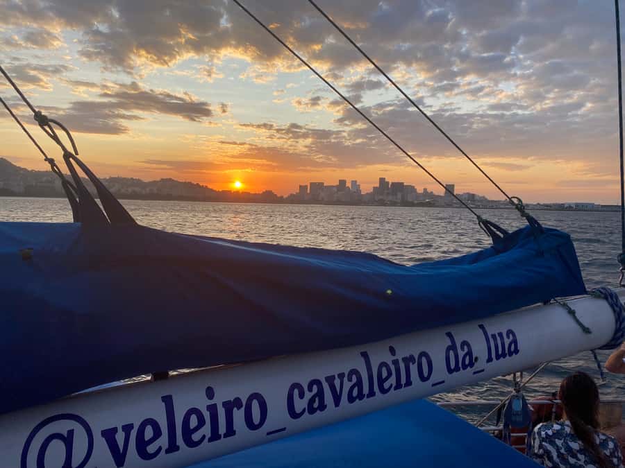 Rio de Janeiro: Sunset Sailboat Tour with Open Bar - The crew makes a real difference