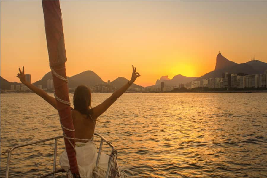 Rio de Janeiro: Sunset Sailing Tour - The forts and islands of Guanabara Bay