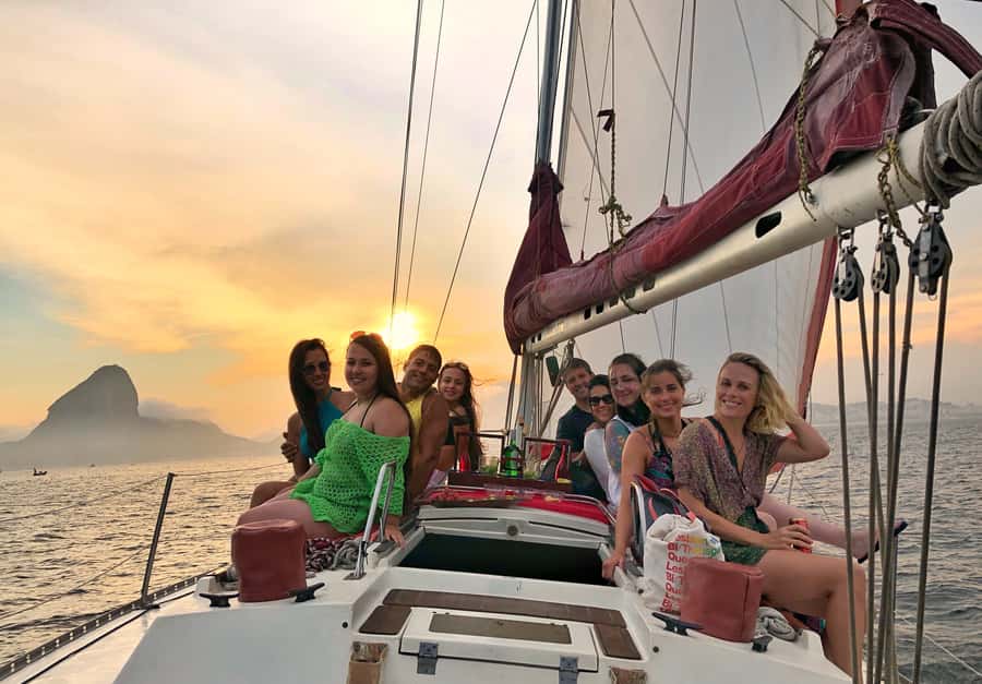 Rio de Janeiro: Sunset Sailing Tour - Drinks, fruit, and finger food onboard
