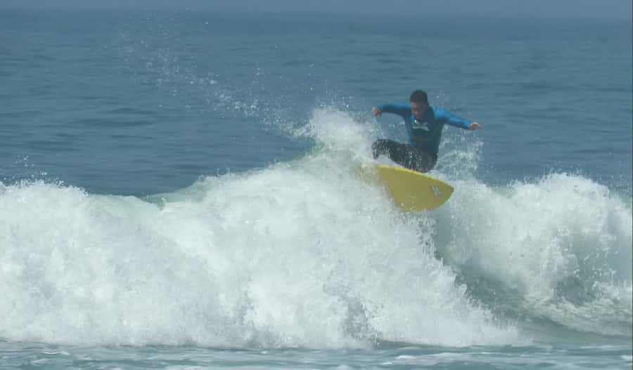 Rio de Janeiro: Surflessons and surfcoach. - Reading the sea before entering the water