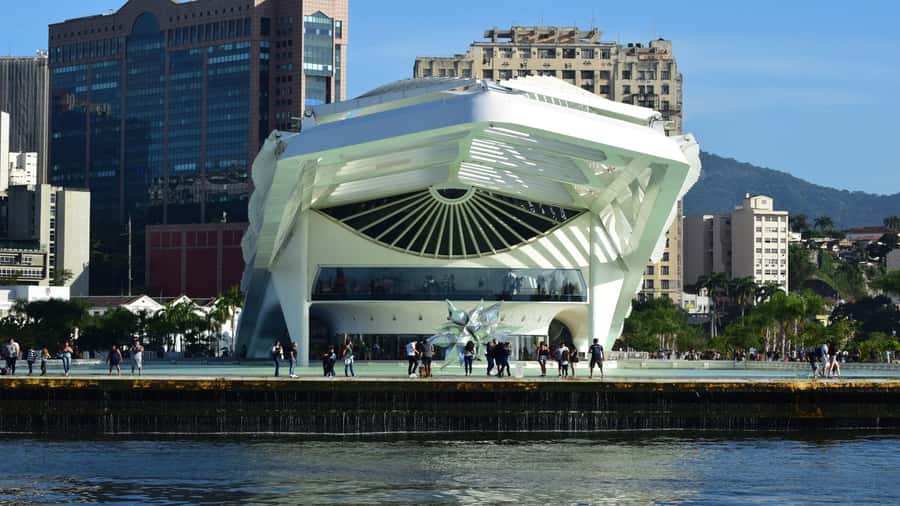 Rio: Guanabara Bay Boat Tour - Oscar Niemeyer’s disc-shaped museum