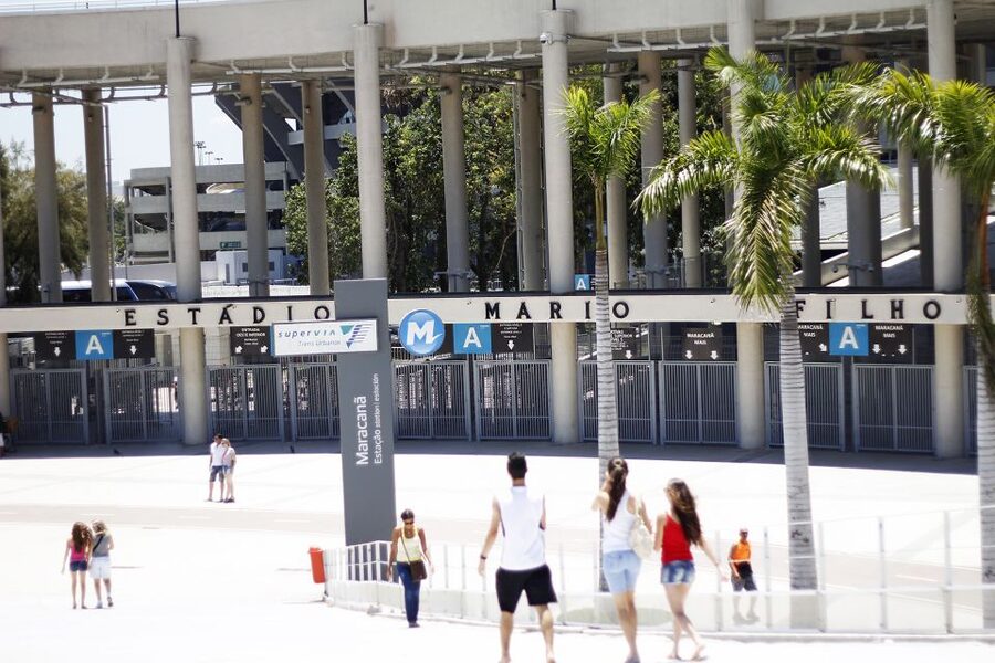 Rio: Maracanã Stadium & Christ the Redeemer by Rack Railway - Guides and language support