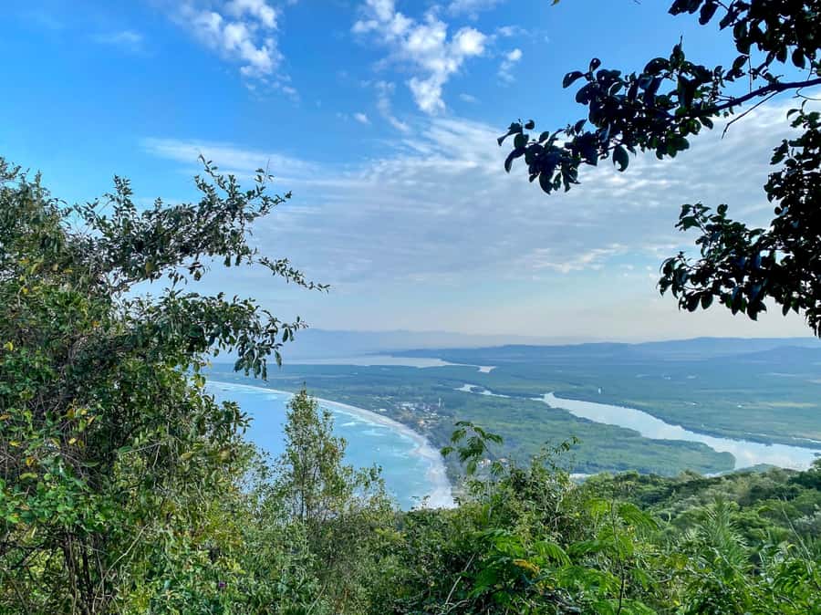 Rio: Pedra do Telégrafo Hiking & Relax in a Wild Beach - The hike through Pedra Branca State Park