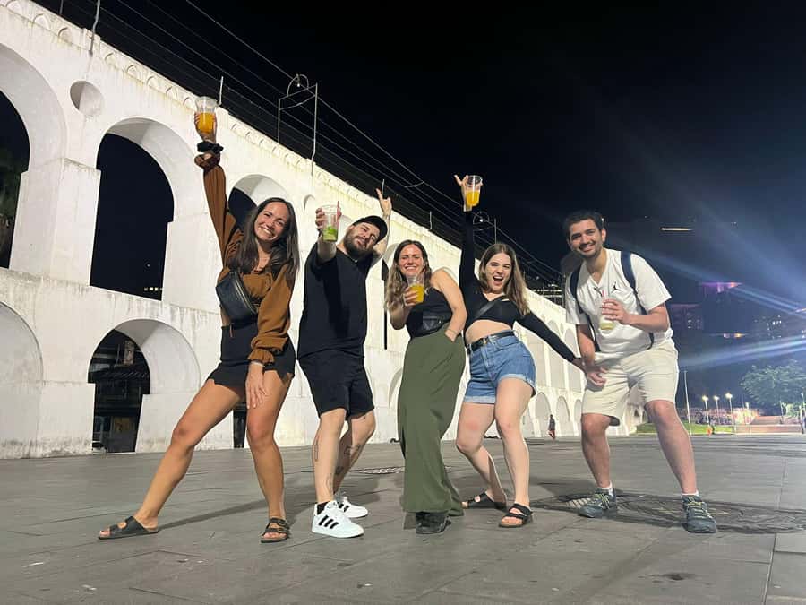 Rio: Pub Crawl in Lapa with Cachaça Tasting and Live Samba - How to get the most from the night