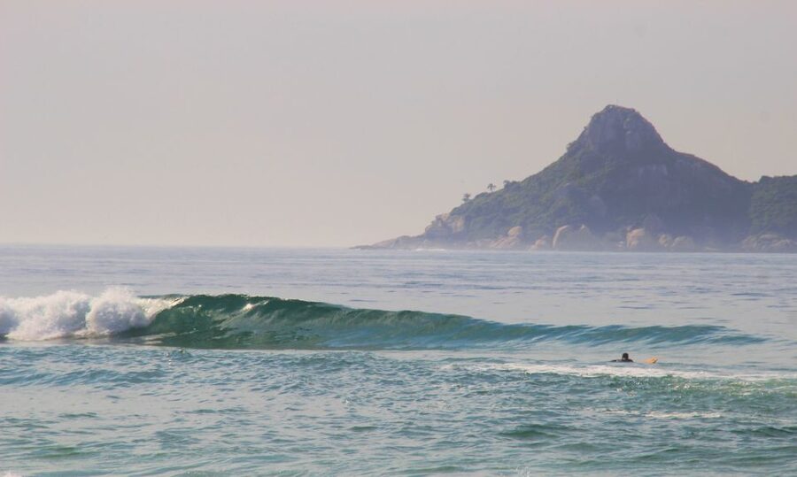 Rio Surf Experience - Gabriel, Emiliano, and a local teaching style