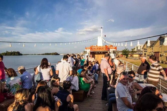 Sailing in Guaíba with White Swan Boat - Porto Alegre - Ilha da Pintada and the story of the islands