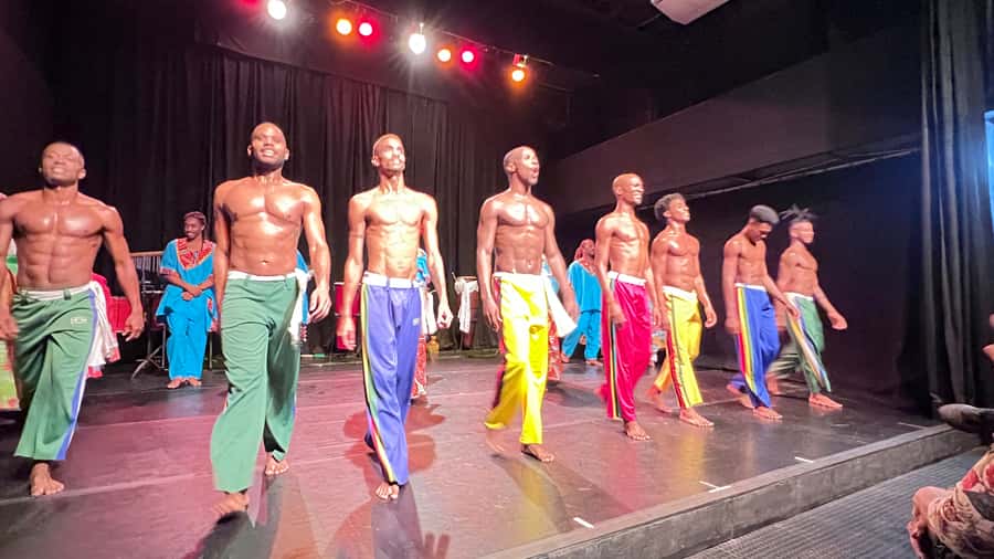 Salvador by Night: Cultural Dinner and Show - The Bahian show: drums, capoeira, and samba