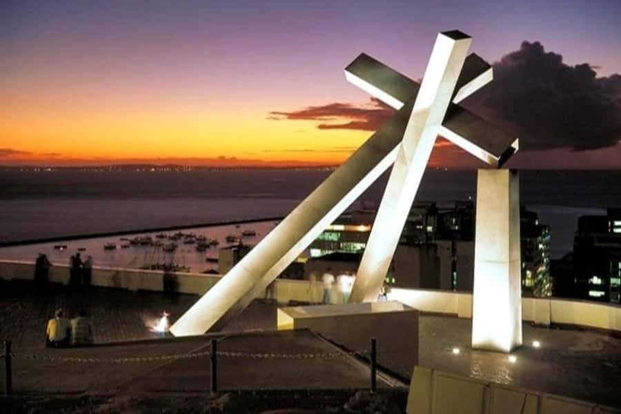Salvador by Night: Cultural Dinner and Show - Walking Salvador’s historic center at night
