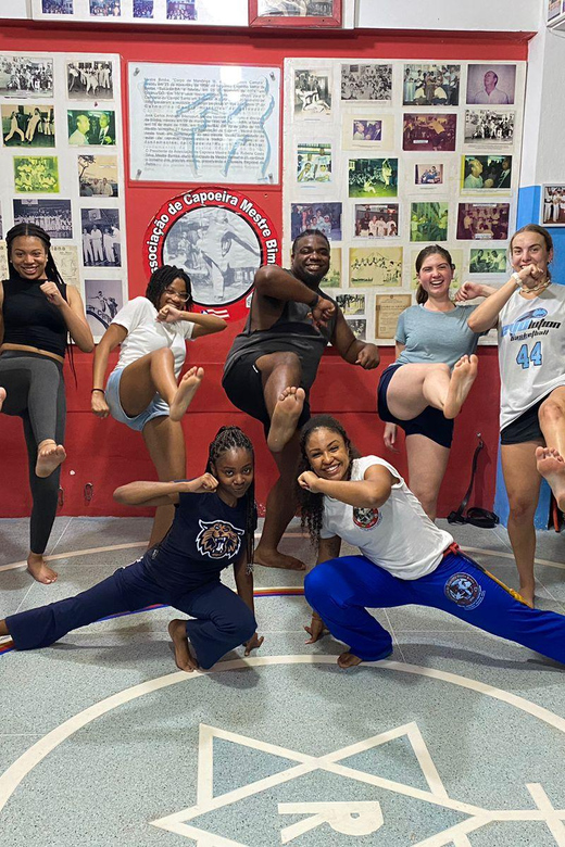 Salvador: Capoeira Class at Mestre Bimba's 1st Ever School. - How strenuous is one hour of capoeira?