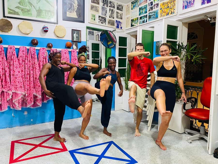 Salvador: Capoeira Class at Mestre Bimba's 1st Ever School. - The first movements: learning without feeling lost