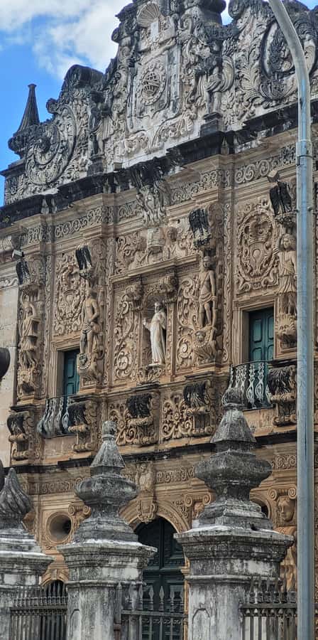Salvador: Walking Tour Through Pelourinho - How much value does the $80 price offer?