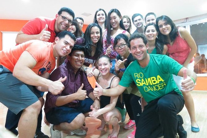 Samba Class in Copacabana - Why solo visitors and couples fit in well