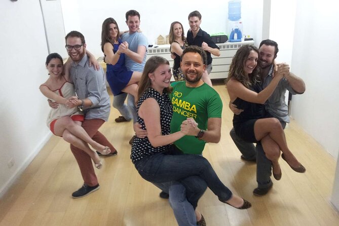 Samba Class in Copacabana - Crowding, footwear, and comfort