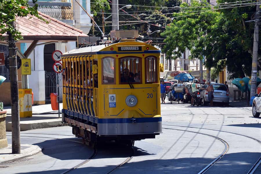 Santa Teresa - Bohemia and Art - The tram ride and the one-hour queue problem