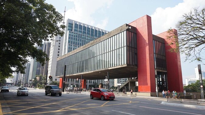 São Paulo 5 Hour Private Tour With Fruit Tasting - Paulista Avenue and the MASP photo stop
