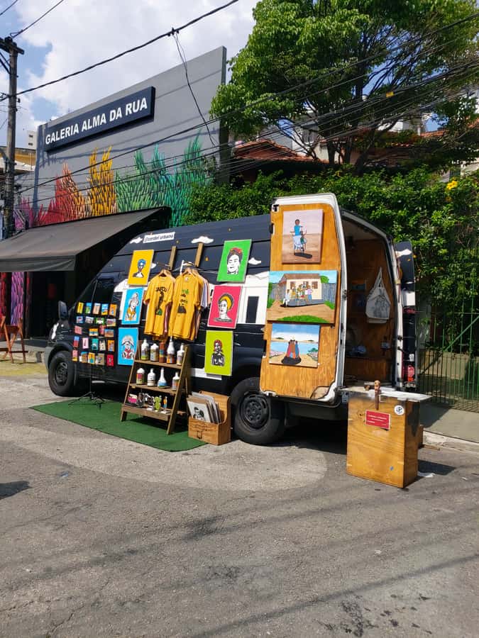 São Paulo: Bar and Street Art Crawl with Local Guide - The pace, group mood, and best time to go