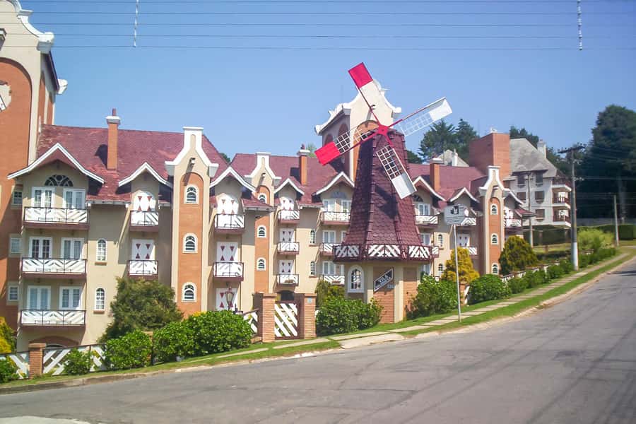 São Paulo: Campos do Jordão Guided Tour - English Village and the route through town