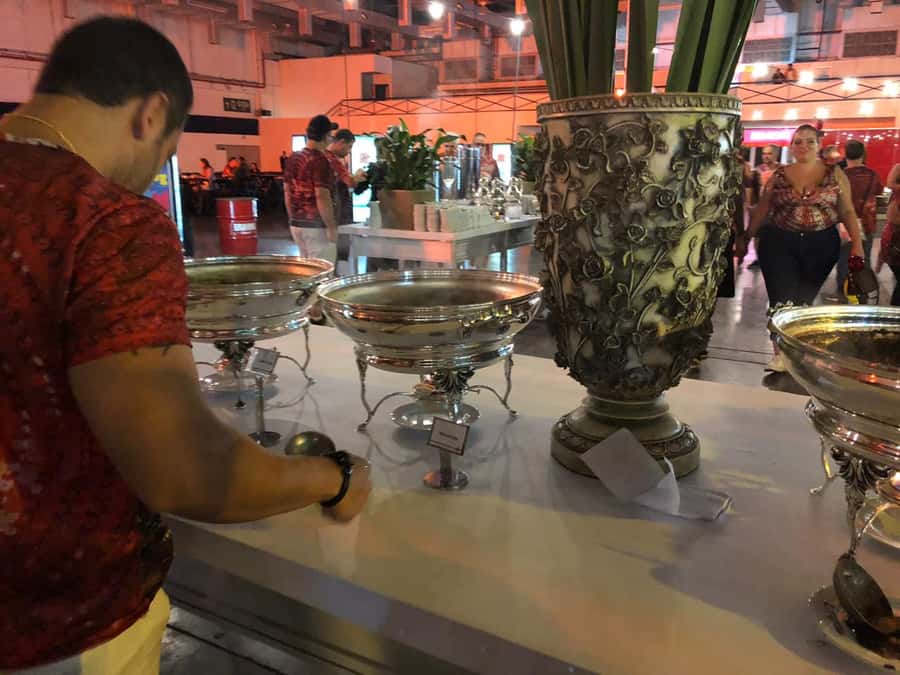 São Paulo Carnival Seating with Food, Drinks, & Transfer - Choosing between the 3:30 AM and 7:00 AM returns