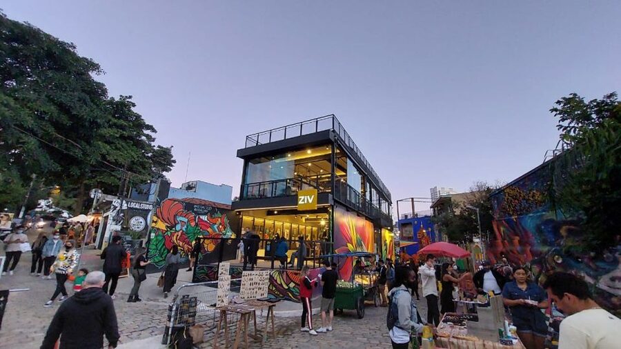 Sao Paulo: City Highlights and LGBTQIA+ Scene Private Tour - Your vehicle, guide, and pickup area