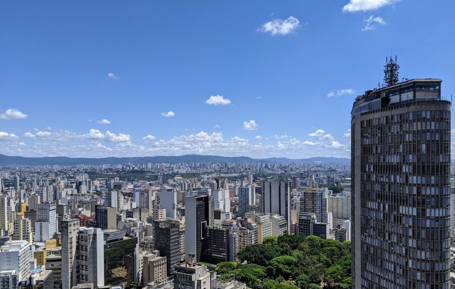 Sao Paulo: Downtown-Center Walking Tour | 2 Hours - English - São Paulo Cathedral and the walk toward Liberdade