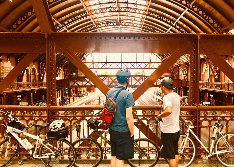 São Paulo: Downtown Historical Bike Tour - Vale do Anhangabaú and the old downtown streets