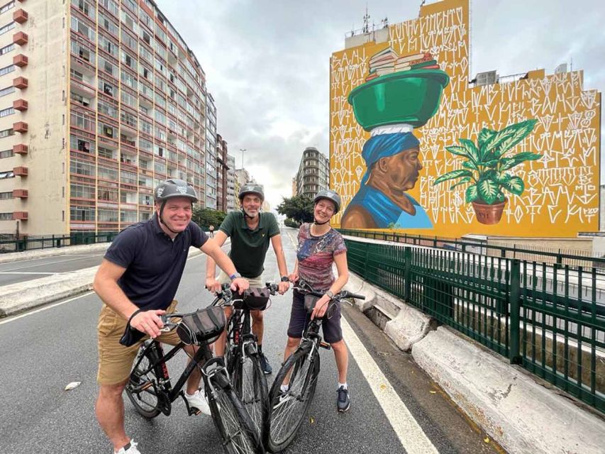 São Paulo: Downtown Historical Bike Tour - Pátio do Colégio and Sé Cathedral