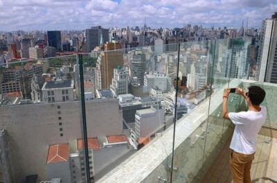 São Paulo: Downtown Walking Tour with Farol Santander Entry