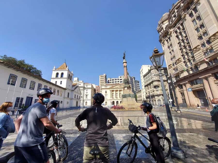 São Paulo Highlights: Culture, History, and Vibrance by Bike - Casa das Rosas and the cultural heart of Paulista