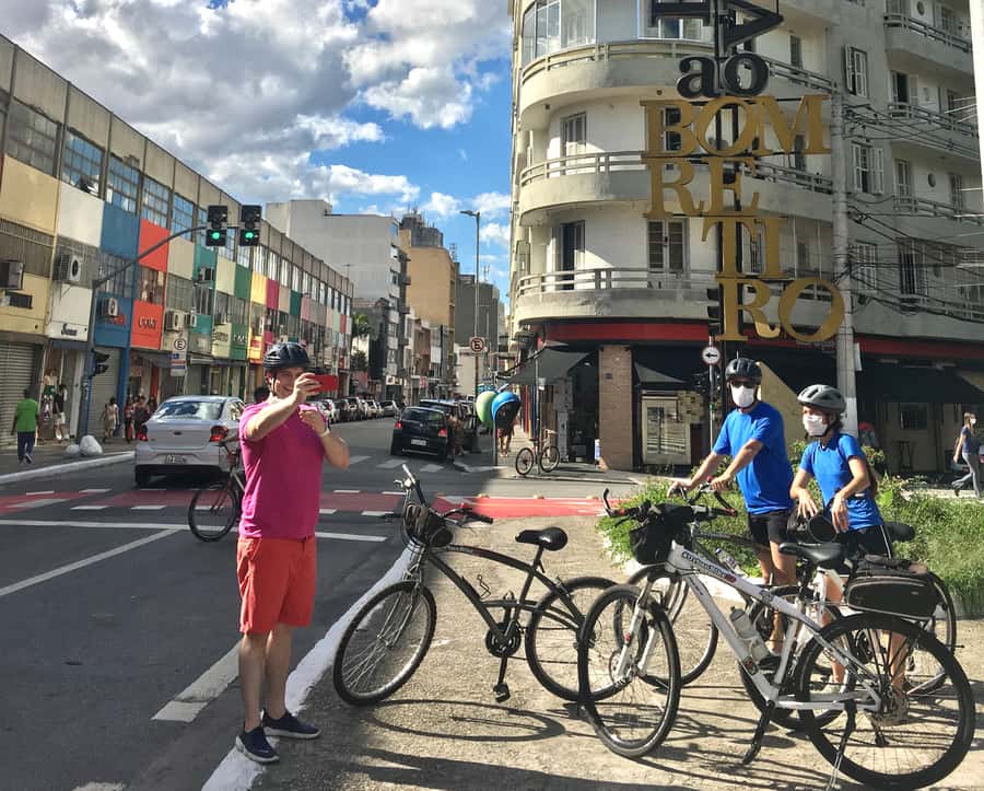 São Paulo Highlights: Culture, History, and Vibrance by Bike - Parque Trianon and Conjunto Nacional