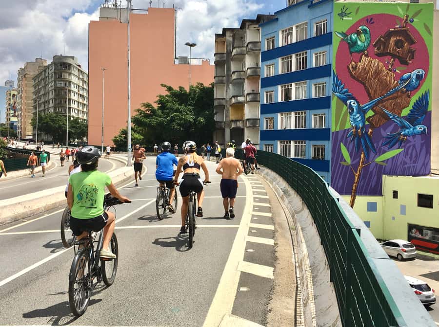 São Paulo Highlights: Culture, History, and Vibrance by Bike - Vale do Anhangabaú and the Historic Triangle