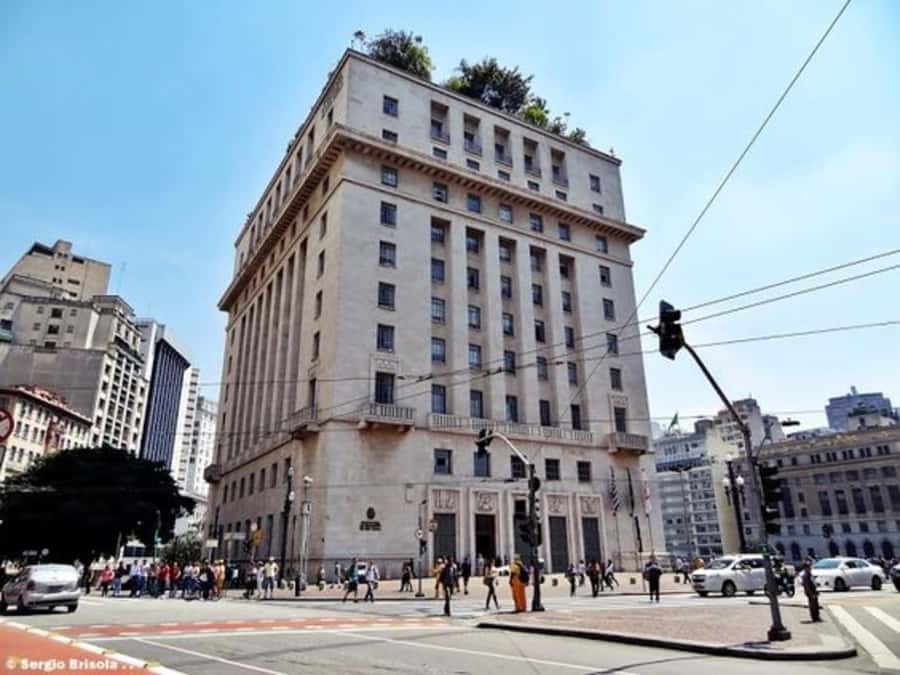 São Paulo : Highlights Walking Tour With A Guide - Farol Santander for a change of pace