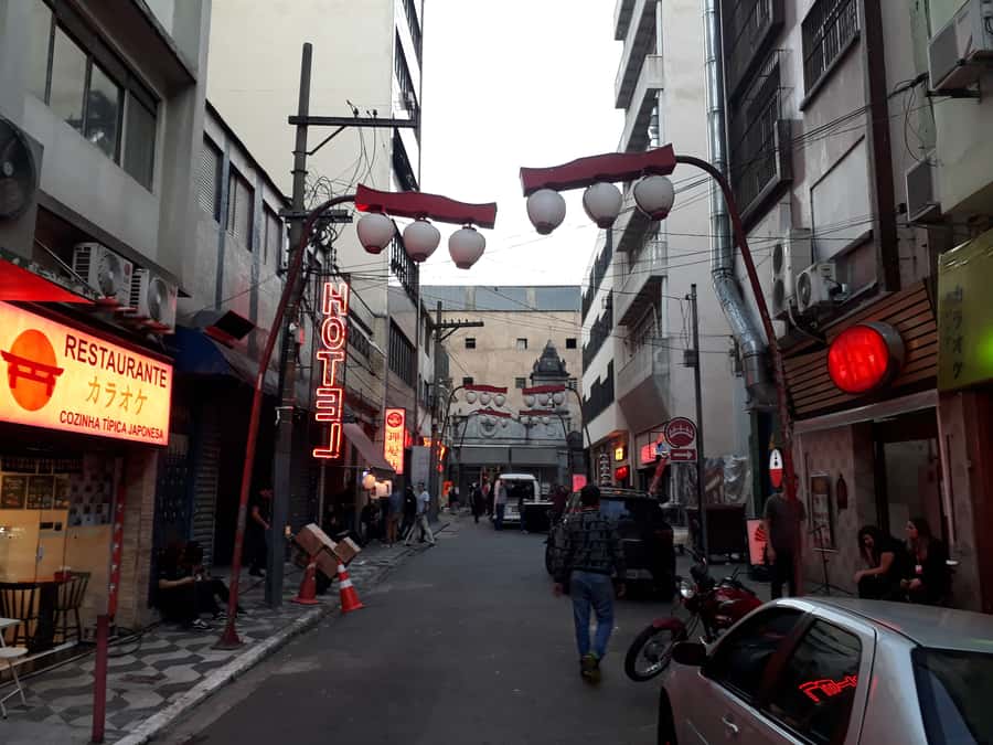 São Paulo: Liberdade Street Food Tour - Korean pastry and the wider neighborhood