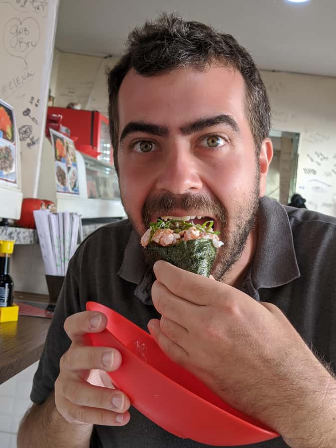 São Paulo: Liberdade Street Food Tour - The first bites: Japanese pastel and onigiri