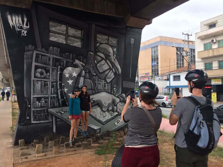 São Paulo: Street Art Bike Tour - Vila Madalena and the walls of Batman Alley