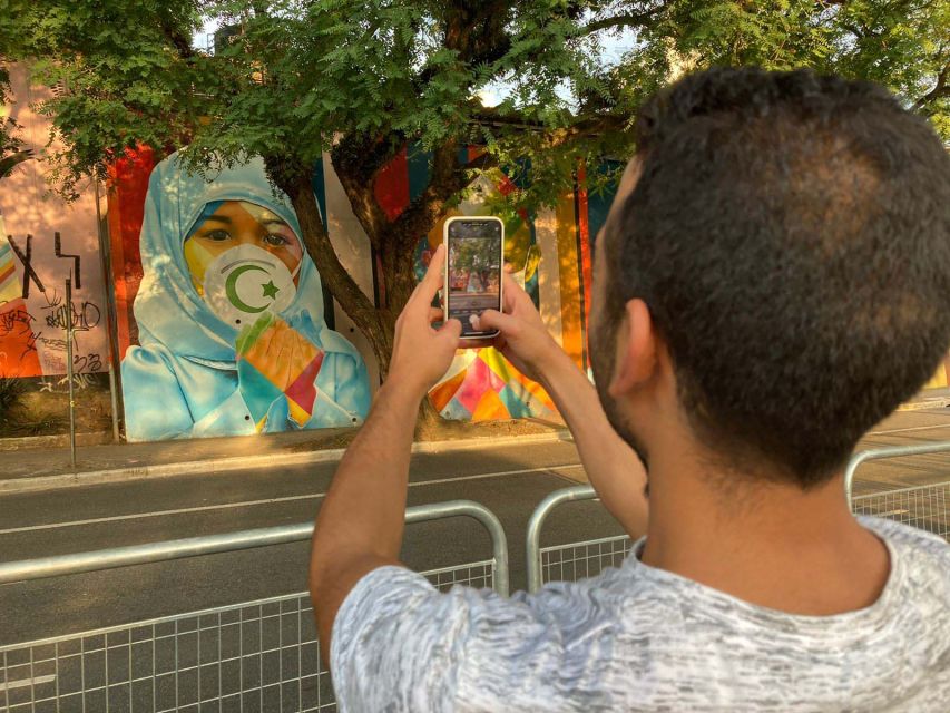 São Paulo: Street Art Bike Tour - The guide, the bikes, and the small-group feel