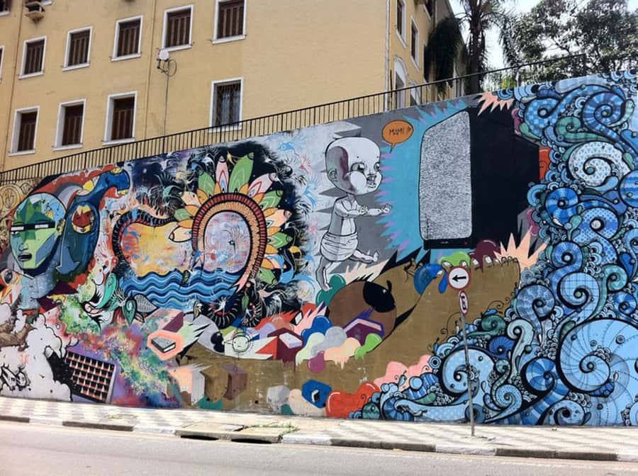 São Paulo Street Art Tour - Starting downtown with the city around you