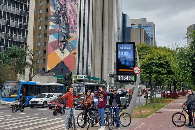 Street Art and Park Bike Tour - Batman Alley: São Paulo’s famous outdoor art gallery