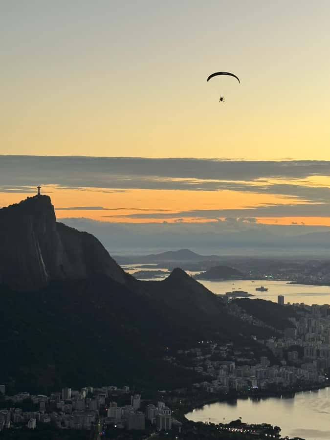 Sunrise at Morro Dois Irmãos + Vidigal Favela Experience - Should You Book the Morro Dois Irmãos and Vidigal Tour?