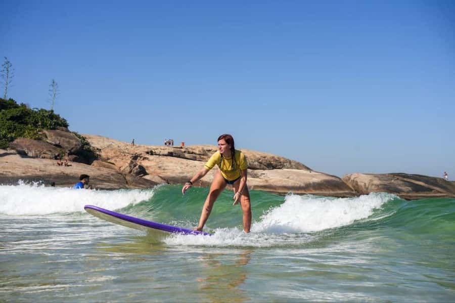 Surf lessons: in Arpoador in Ipanema. - Why Arpoador is a smart place to learn surfing