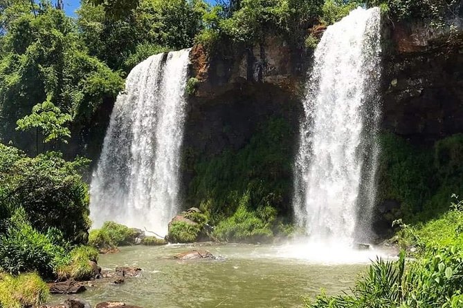 Tour Tour, We take the tour of the Argentina + Puerto Iguaçu Falls - Lunch in Puerto Iguazú Around 1:00 p.m.