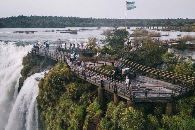 Tour Tour, We take the tour of the Argentina + Puerto Iguaçu Falls - Crossing the Border With a Guide