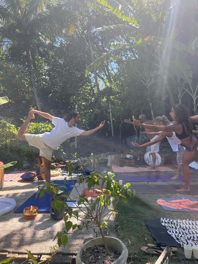 Yoga + Sound Healing - Ipanema Park - Meeting Yuri Bringel, your yoga instructor